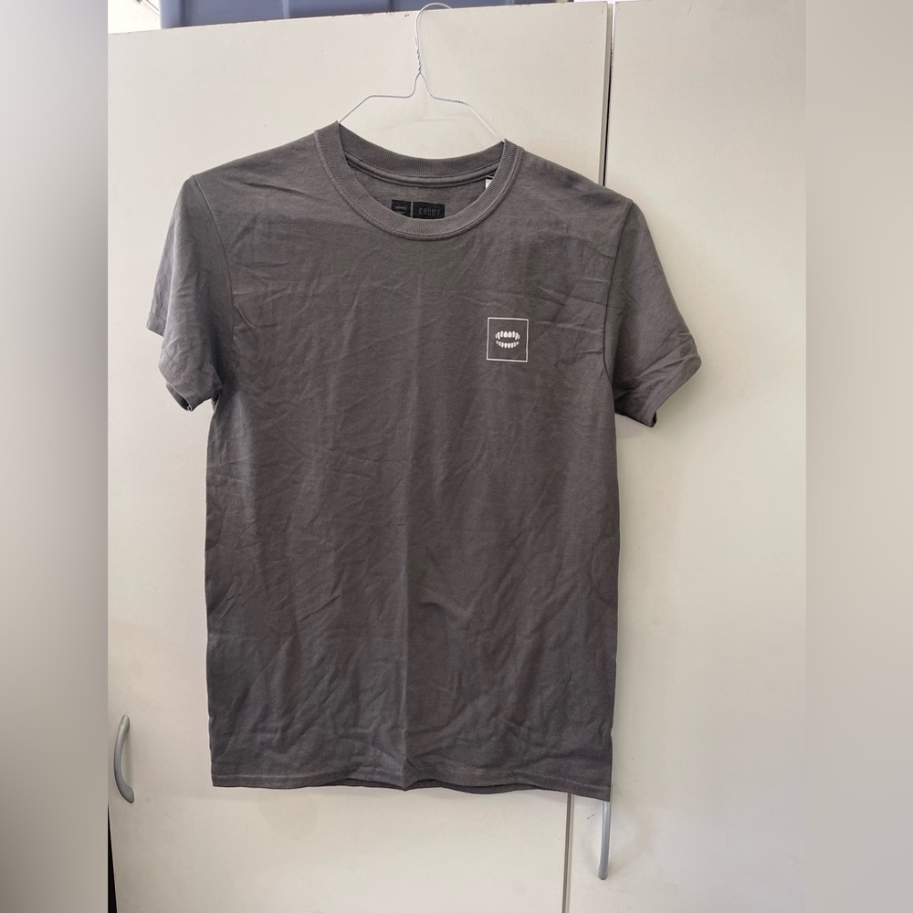 Chomp T-Shirt NWOT - Picture 2 of 3